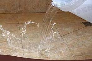 博乐漏水维修 免砸砖防水材料该如何施工